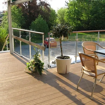 אורחן Hotel Hojslev Kro 3*